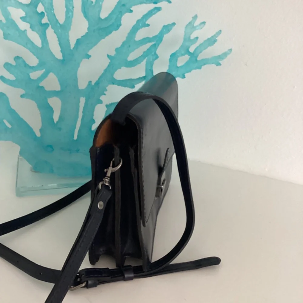 NWT PATRICIA NASH NAVY BLUE LEATHER CROSSBODY BAG PURSE